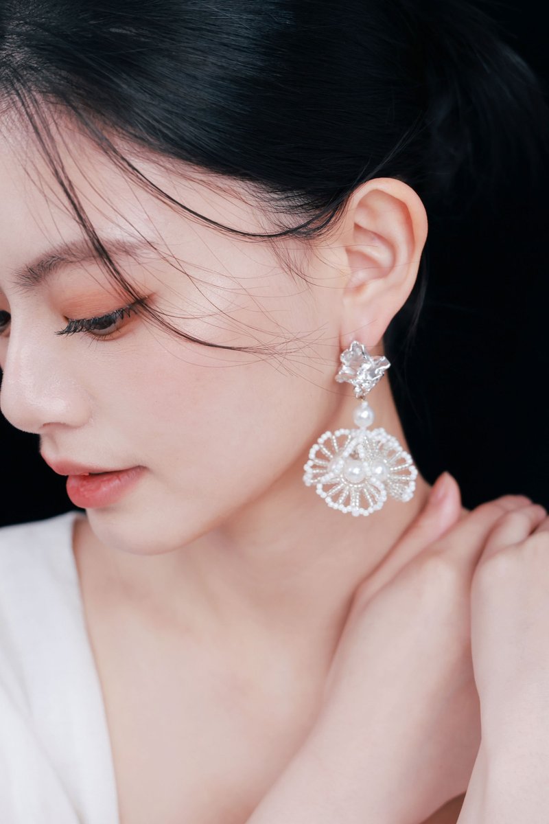 COR-DATE / 银色系 / 短版雪花微舞耳环 - 耳环/耳夹 - 其他材质 