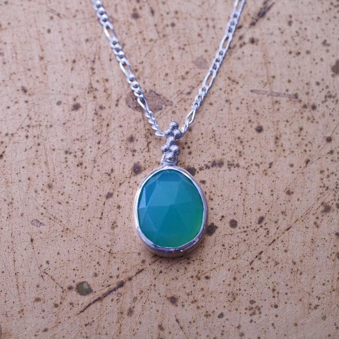 澳洲产 苹果绿玉髓 玫瑰式切工 手工纯银项链 Chrysoprase - 项链 - 半宝石 绿色