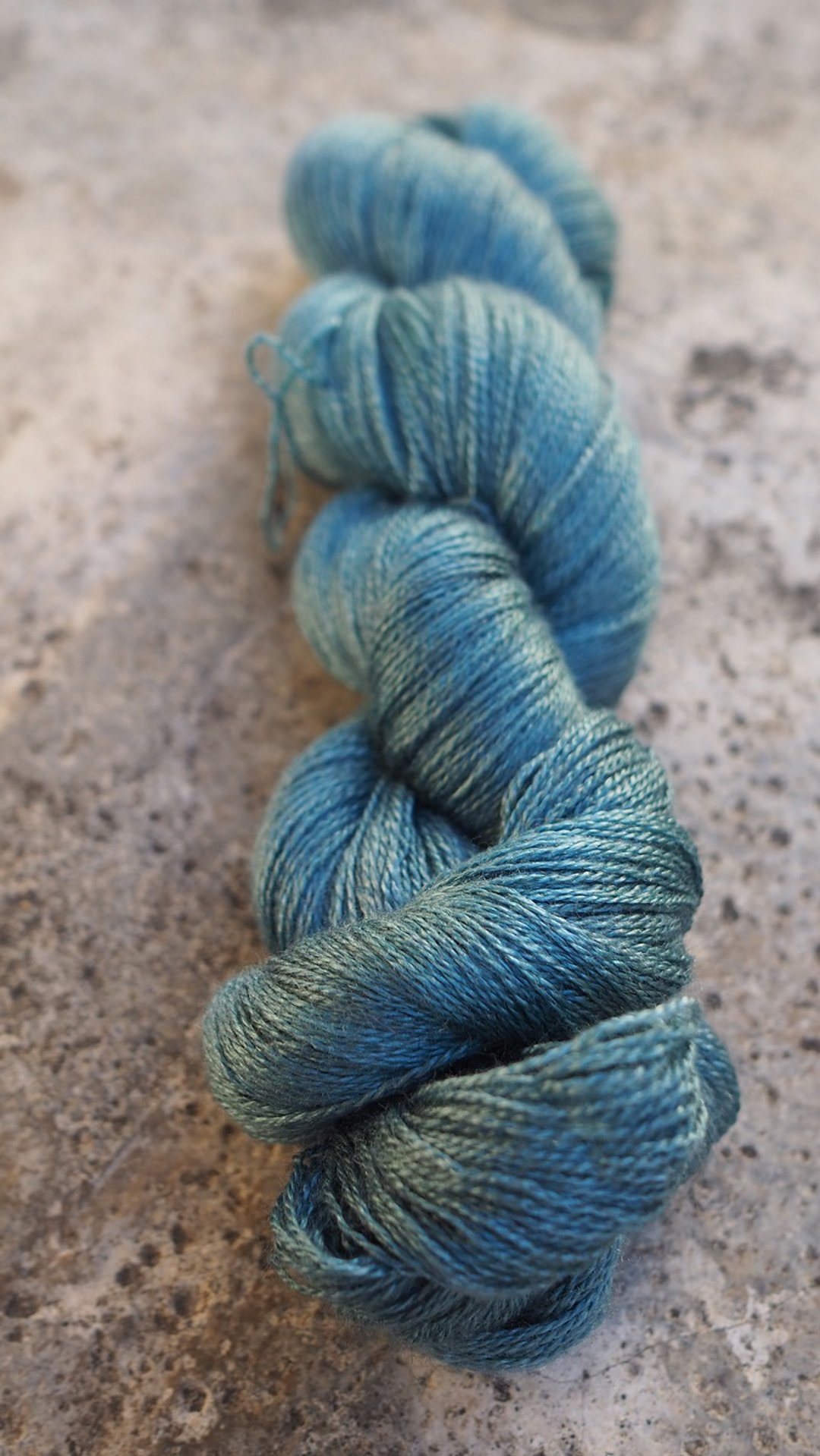 手染蕾丝线。 黑板绿(55 BFL/45 Silk/蕾丝线) - 编织/刺绣/羊毛毡/裁缝 - 丝．绢 绿色