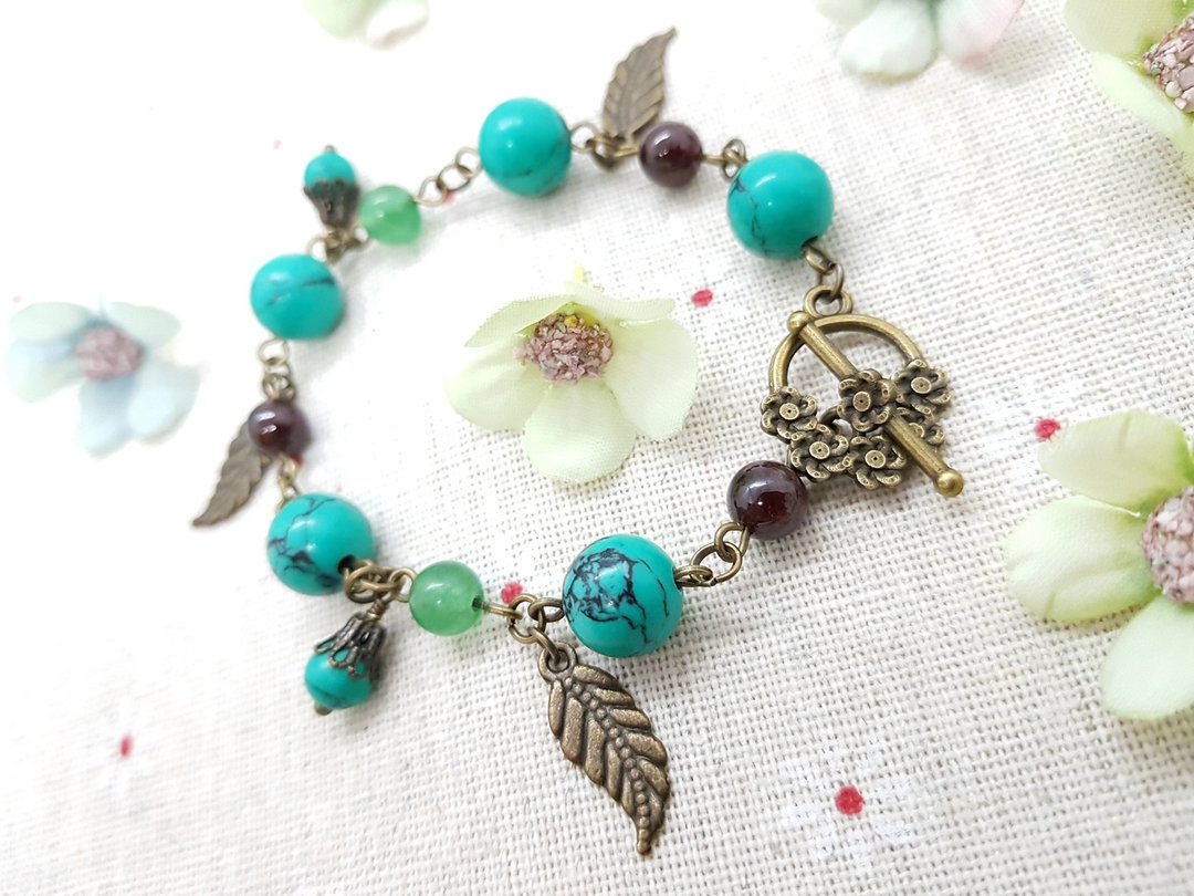 Green Turquoises &amp; Garnet Stones Brass Unique Vintage Bracelet - 手链/手环 - 石头 绿色
