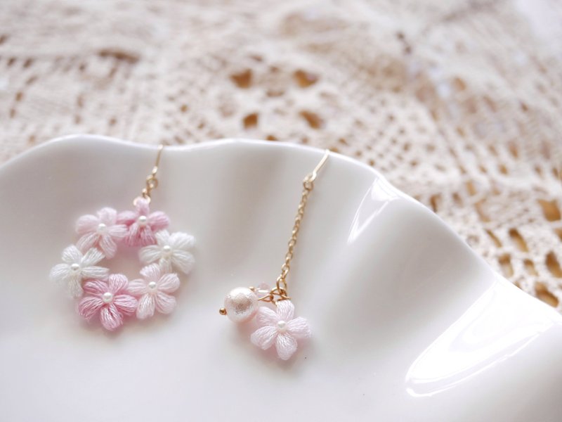 鈎织粉红花环 不对称耳环 - 发饰 - 绣线 粉红色