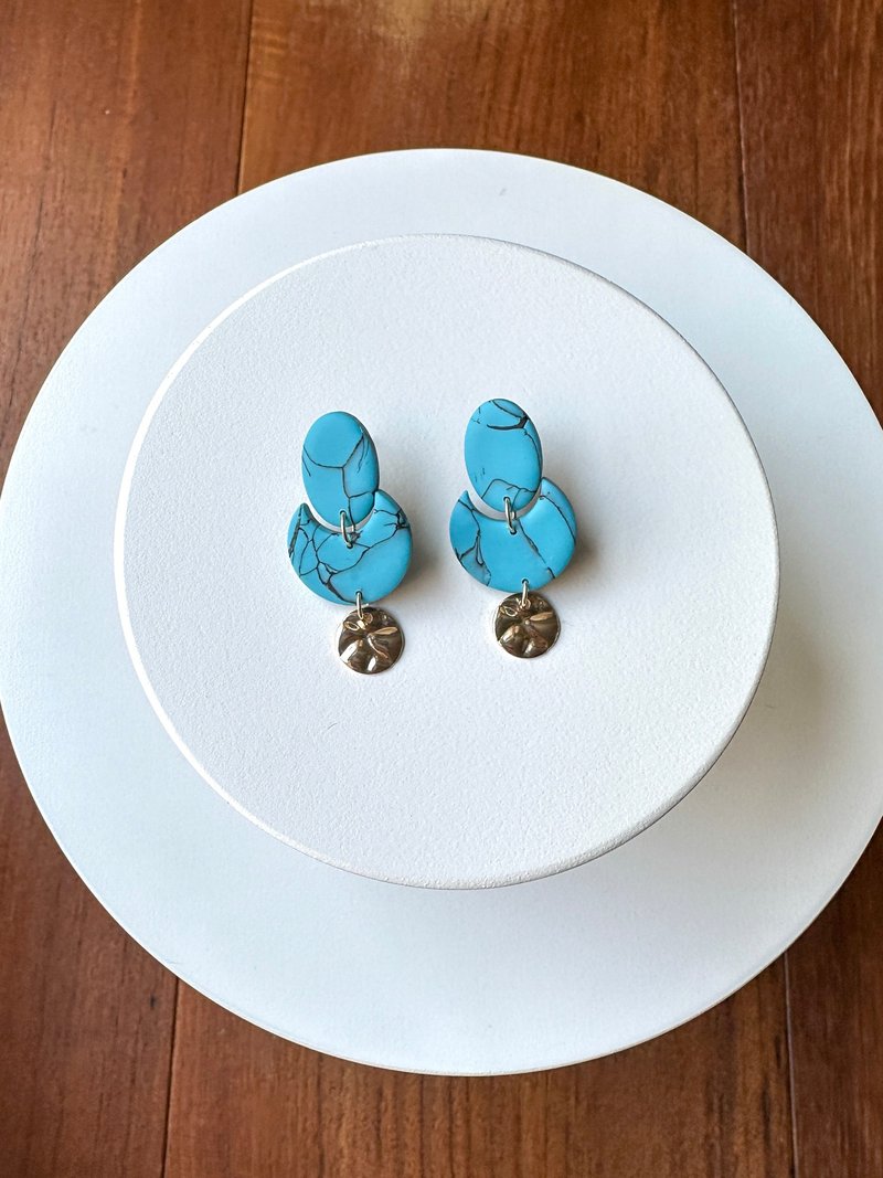 • 手工软陶耳环 • 绿松石 椭圆月耳针 - 耳环/耳夹 - 陶 绿色