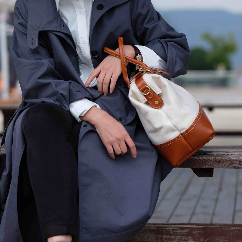 【大容量帆布拼皮医生包】猜猜哪部电影 - 侧背包/斜挎包 - 真皮 白色