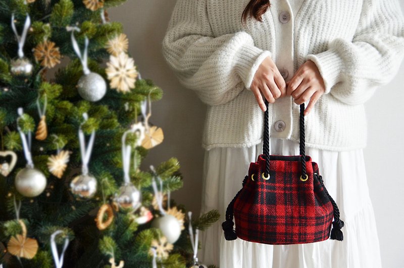 Harris Tweed Christmas Special Edition Marine Bag Red x Black - Perfect for Christmas Gifts and Self-Rewards - 手提包/手提袋 - 羊毛 红色