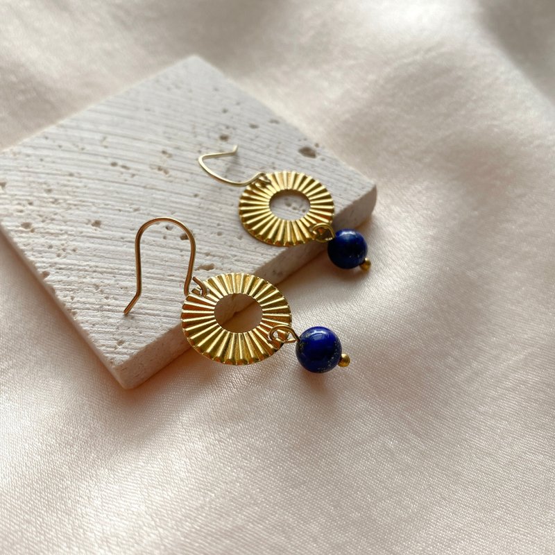 蓝朵 - 青金石 黄铜耳环-可改夹 - 耳环/耳夹 - 铜/黄铜 多色