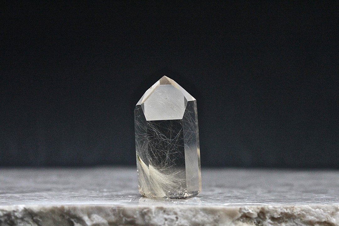 石栽 SHIZAI-金发晶柱-含底座 - 摆饰 - 水晶 金色