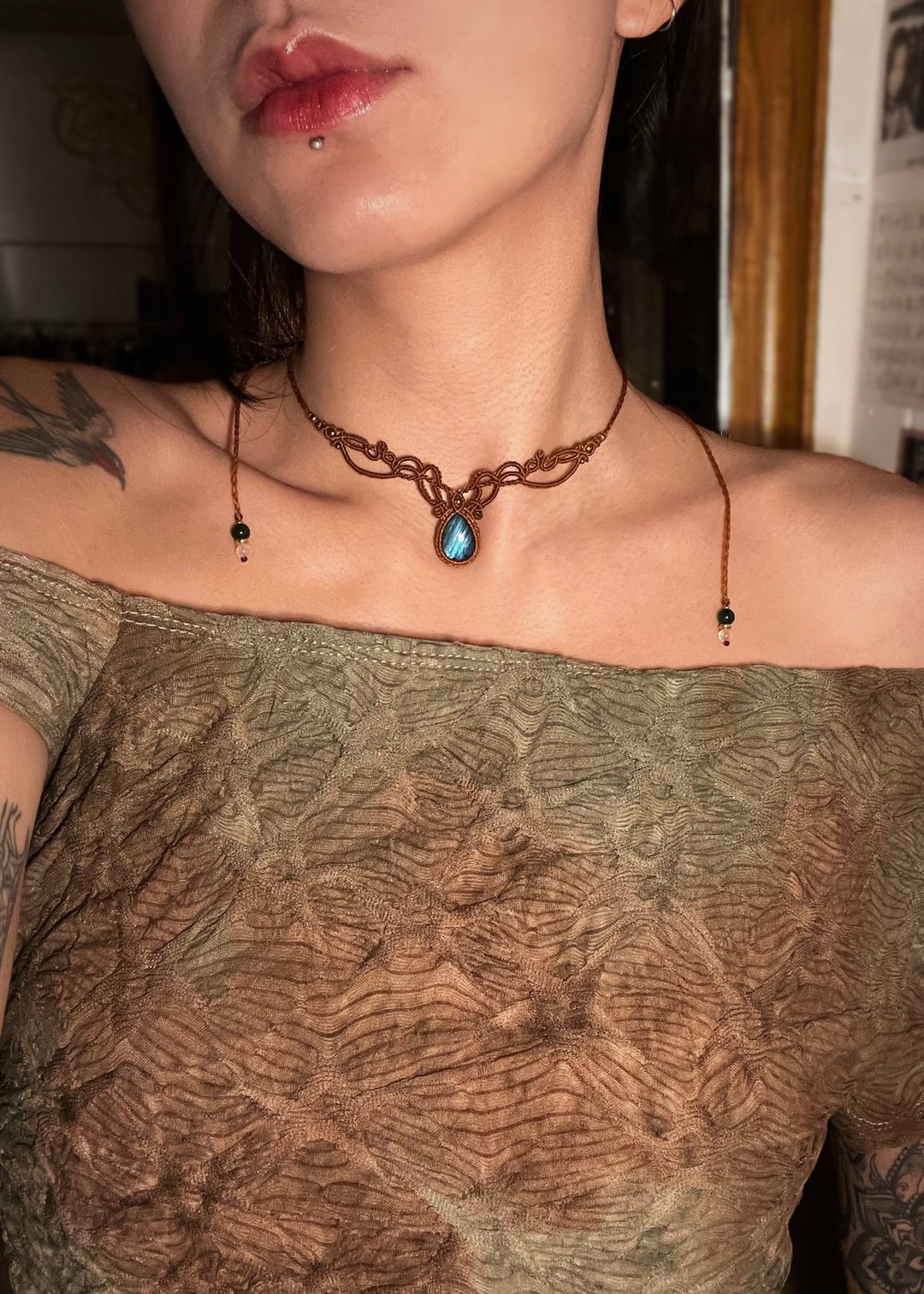 喜迎瑶 macrame 拉长石 蓝拉长石 蜡线项链 项链 手工编织 咖啡色 - 项链 - 水晶 咖啡色