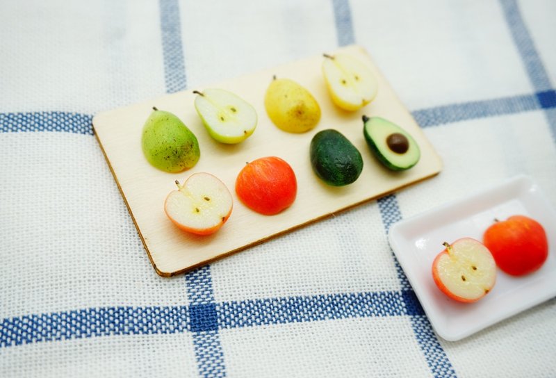 MoonMade 仿真水果饰品 微缩水果耳环 耳针 夹式耳环 耳钉 耳坠 苹果 雪梨 牛油果 夏日水果停不下 创意礼物 S925纯银饰物 - 耳环/耳夹 - 粘土 多色