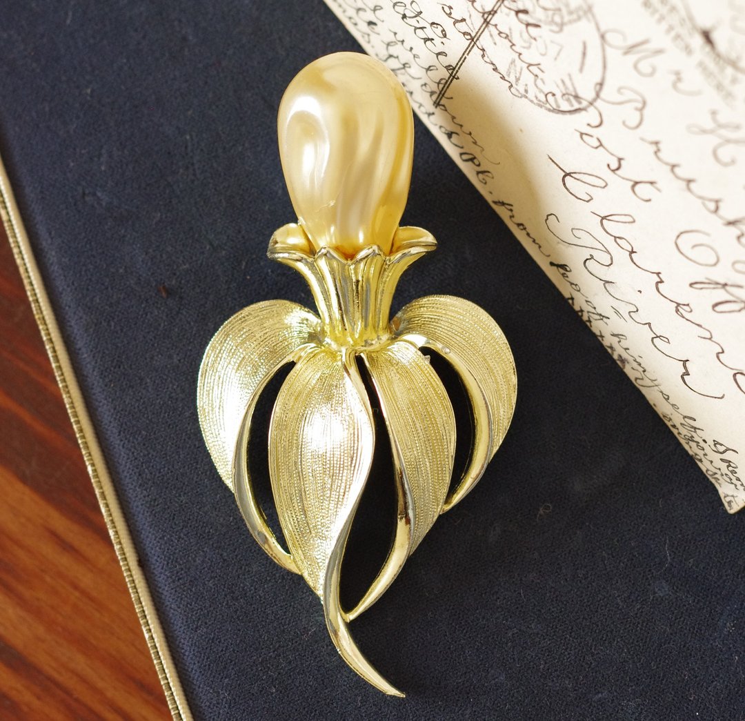 古董金色珍珠花苞花朵别针胸针 FANTASY  1962 Sarah Cov B1742 - 胸针 - 其他金属 金色