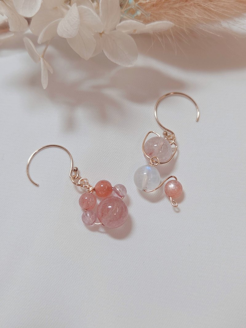 喵喵心事•猫掌猫咪兔毛水晶耳环 不对称设计・耳勾/耳夹耳环 - 耳环/耳夹 - 宝石 粉红色