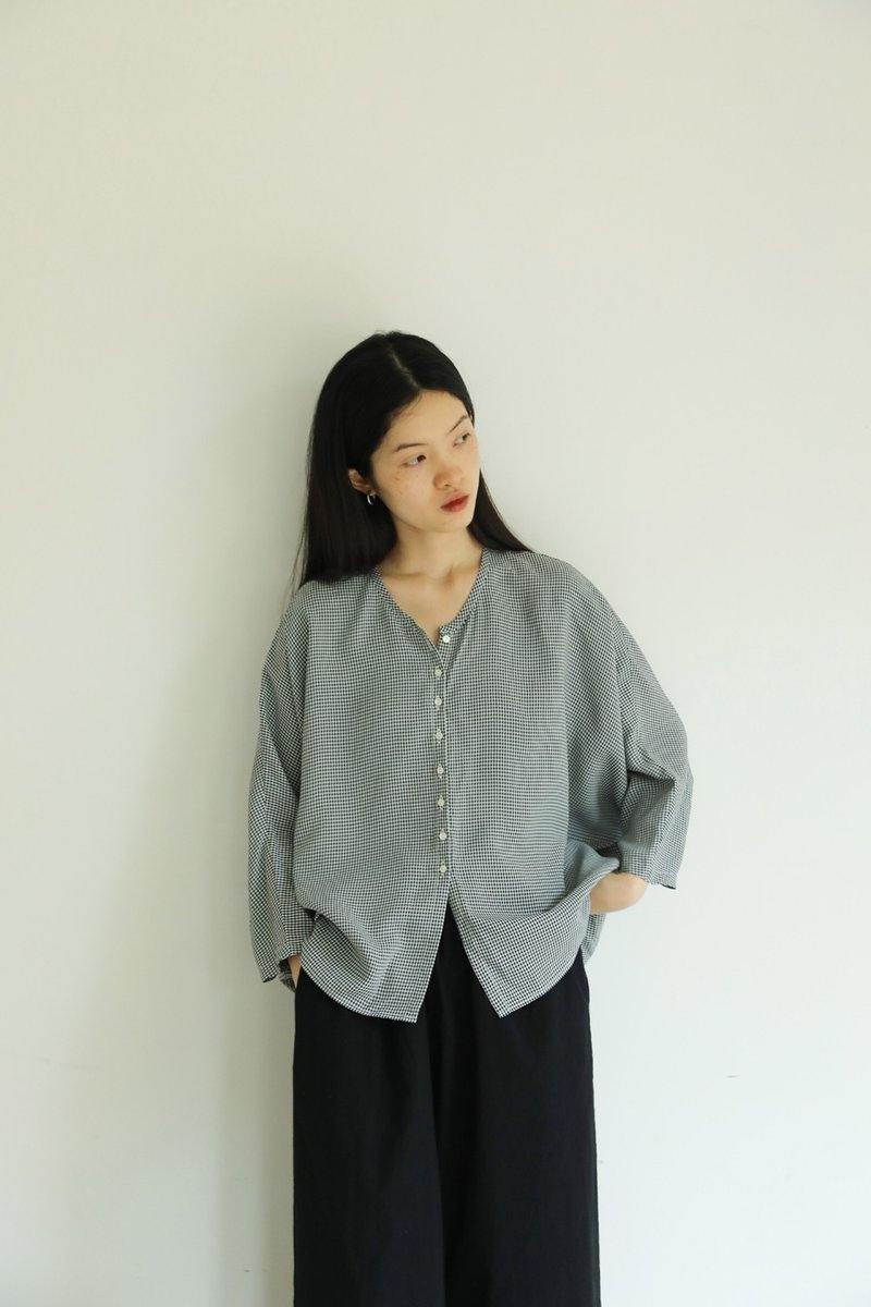 日本进口小格纹醋酸蝙蝠衫 - 女装上衣 - 其他材质 