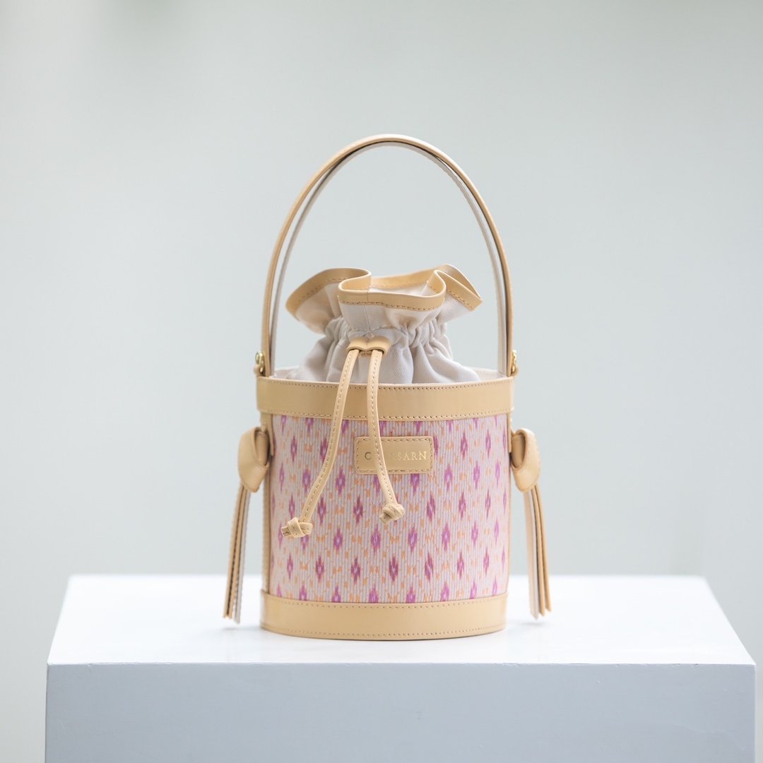 Chaksarn Mini Bucket Bag: Pink Silk with Cream Leather - 手提包/手提袋 - 真皮 粉红色