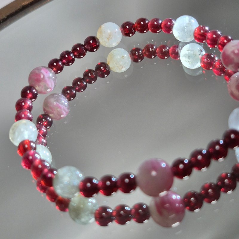 •花漾• 紫牙乌石榴石×闪灵水晶×樱花雨 设计款水晶手串 - 手链/手环 - 水晶 红色