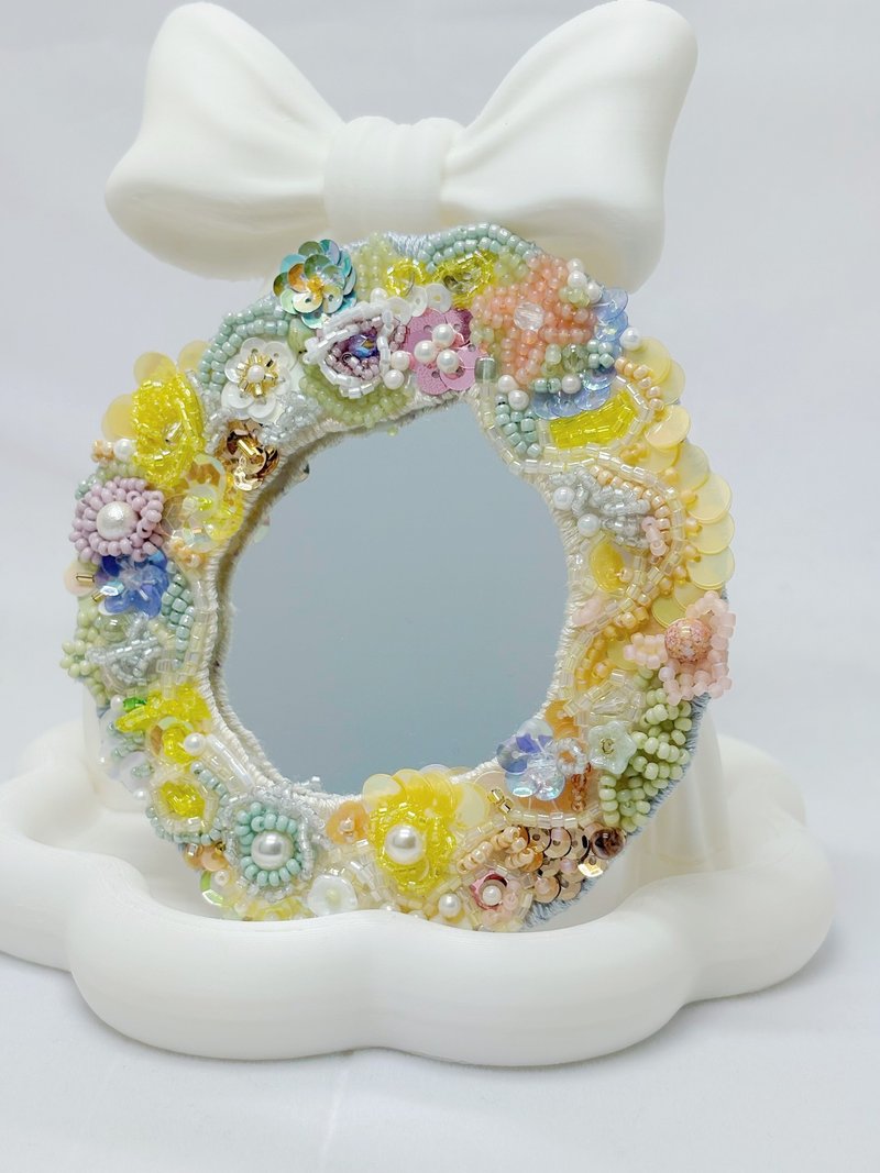 刺绣花圈圈镜子 - 摆饰 - 绣线 