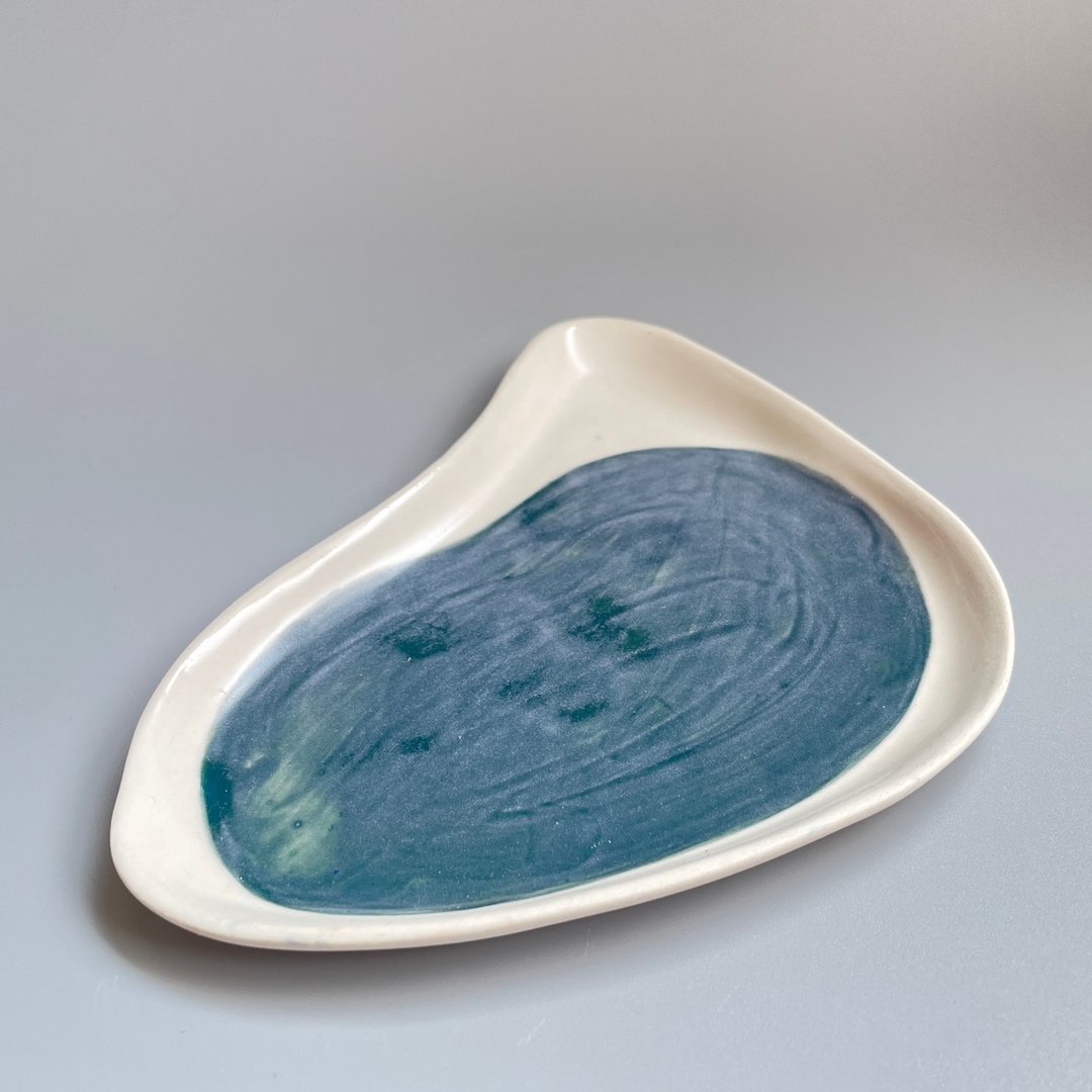 @studio_florero 湖泊 浅盘 点心盘 饰品盘 - 盘子/餐盘/盘架 - 陶 蓝色