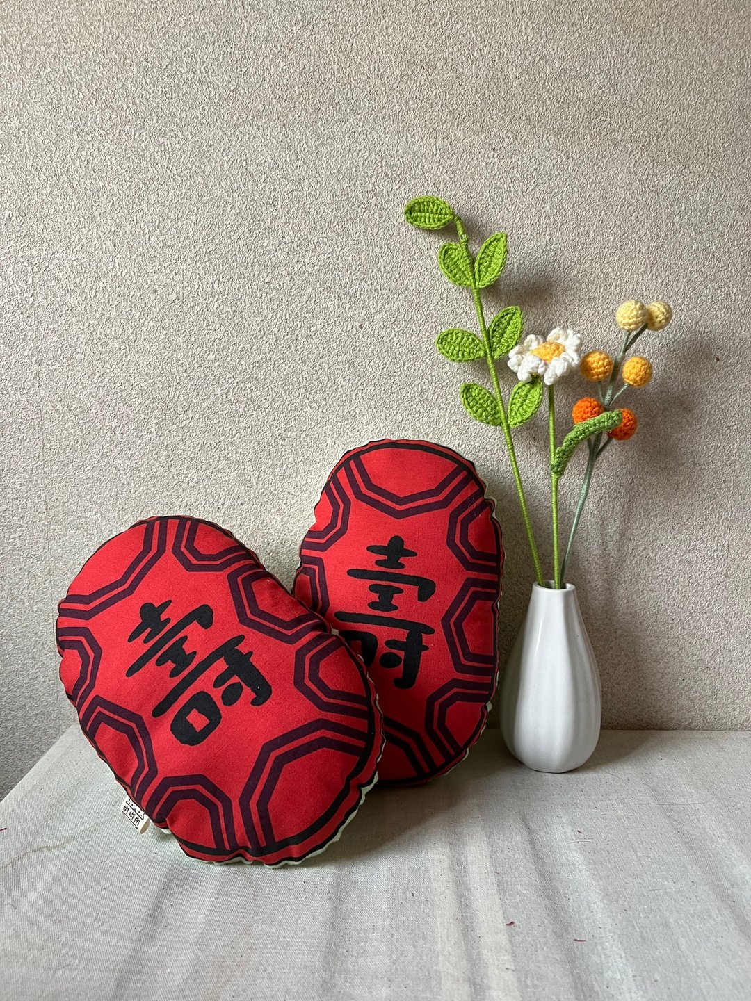 拼拼布。手作 - 红龟粿祝寿大抱枕 - 枕头/抱枕 - 棉 