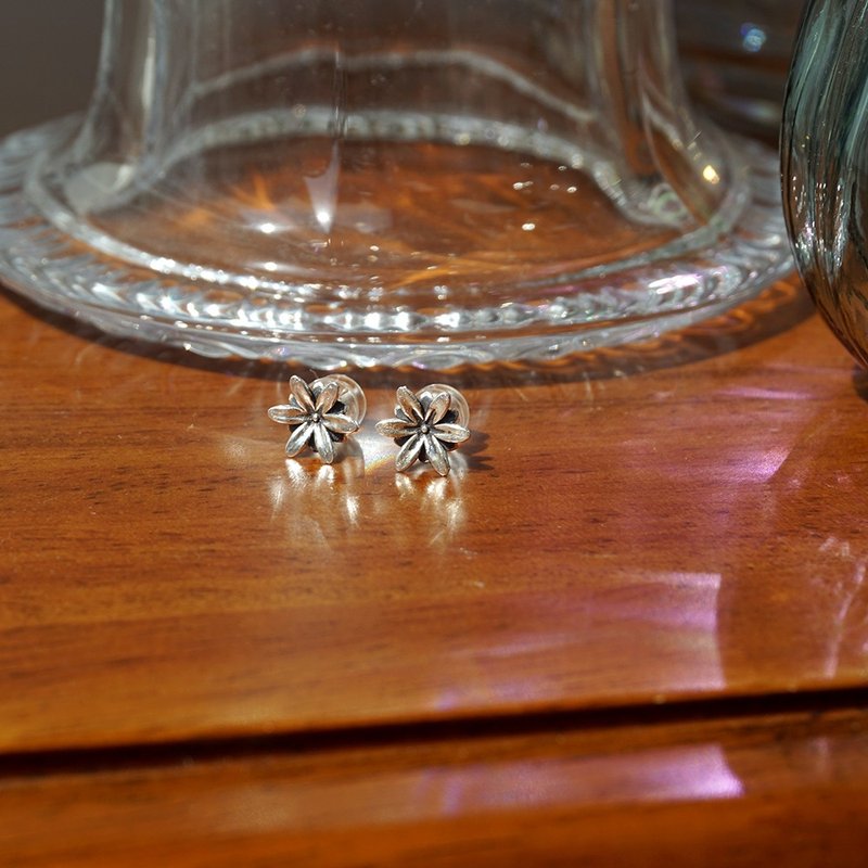 Ipheion 皮尔斯 - 耳环/耳夹 - 纯银 银色