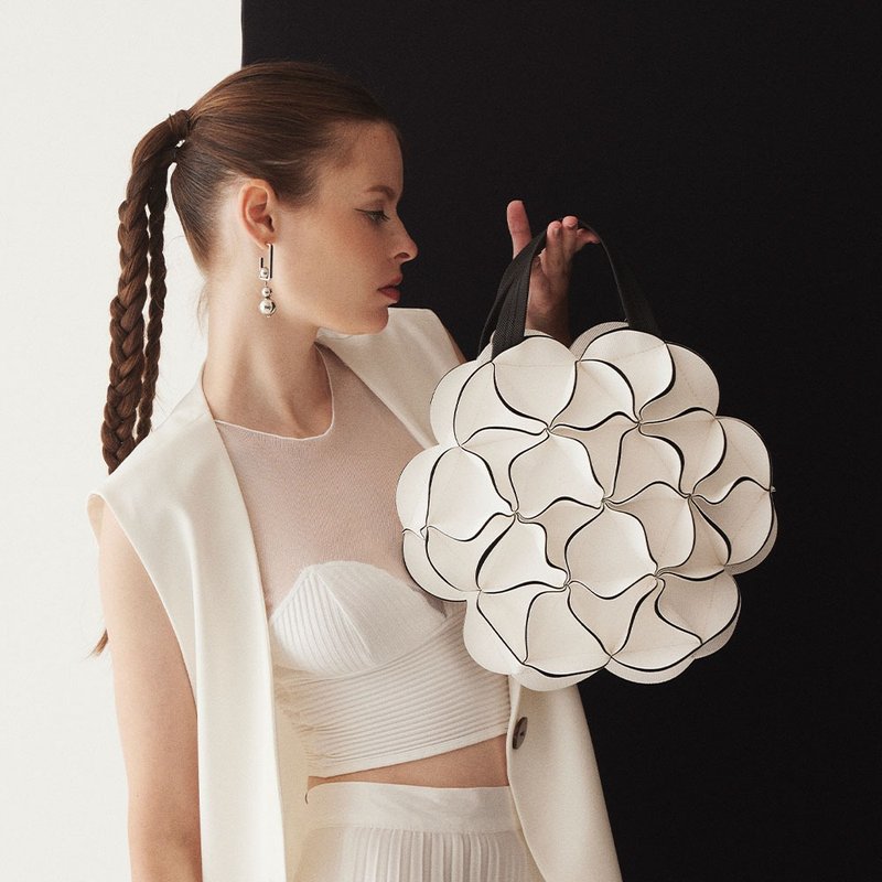 BLOSSOM 圆形立体花朵斜背包 六色可选 - 侧背包/斜挎包 - 人造皮革 多色