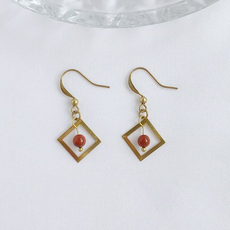古典小方。天然南红玛瑙 黄铜 手作耳环 耳勾 垂坠耳环 避邪 平安 - 耳环/耳夹 - 水晶 红色