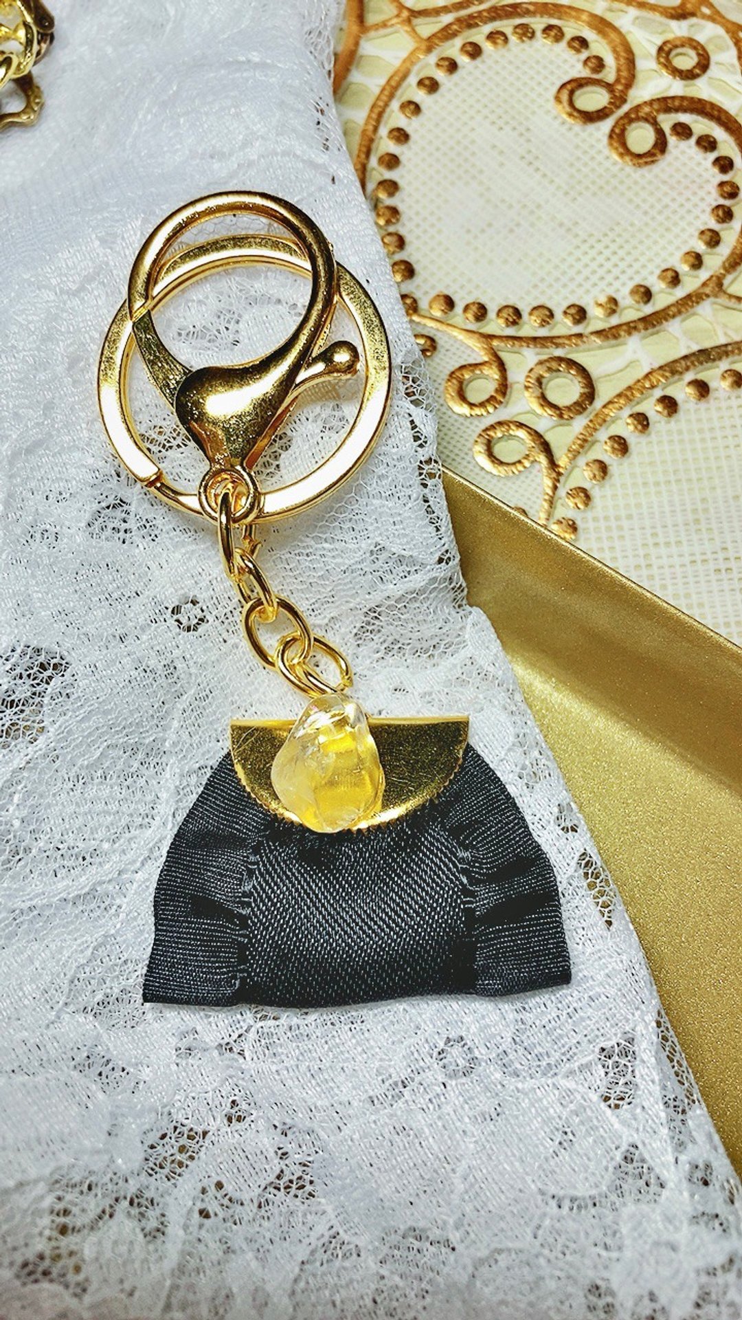 Natural stone citrine bag type 2WAY key holder - 钥匙链/钥匙包 - 半宝石 黑色