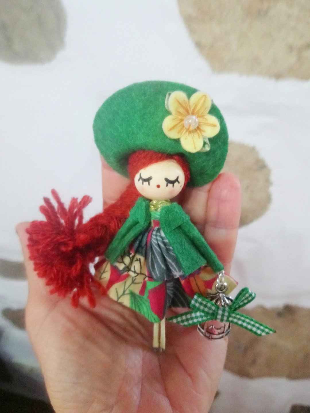 Brooch doll - 胸针 - 木头 绿色