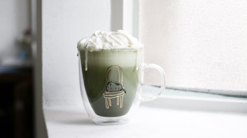 瘫在椅子上的废废吉普猫 /双层隔热玻璃杯 ( 附手把 ) - 咖啡杯/马克杯 - 玻璃 