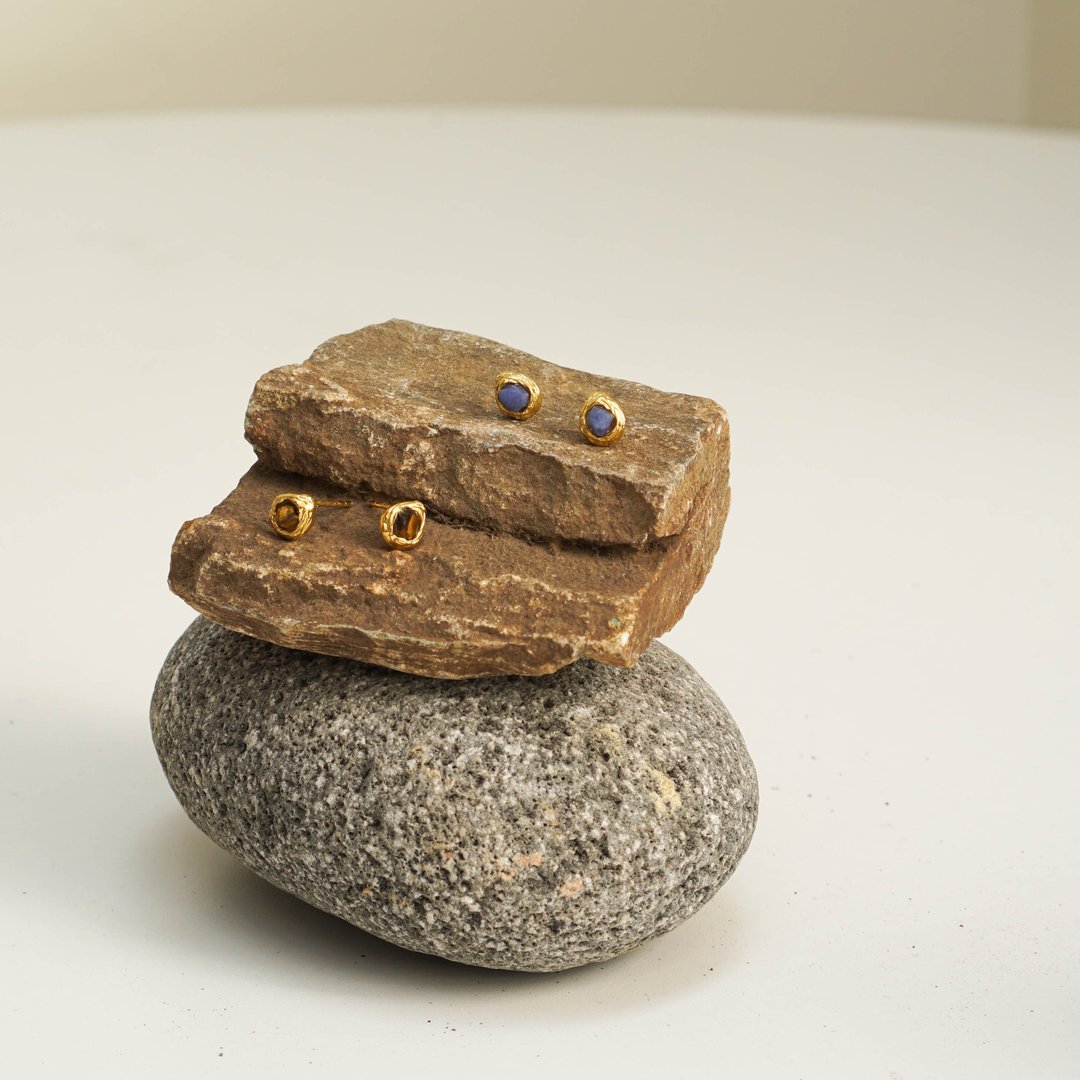 Simple Cliff Earring - 耳环/耳夹 - 半宝石 金色