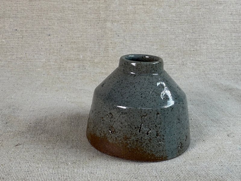 一轮插花器 - 花瓶/陶器 - 陶 灰色