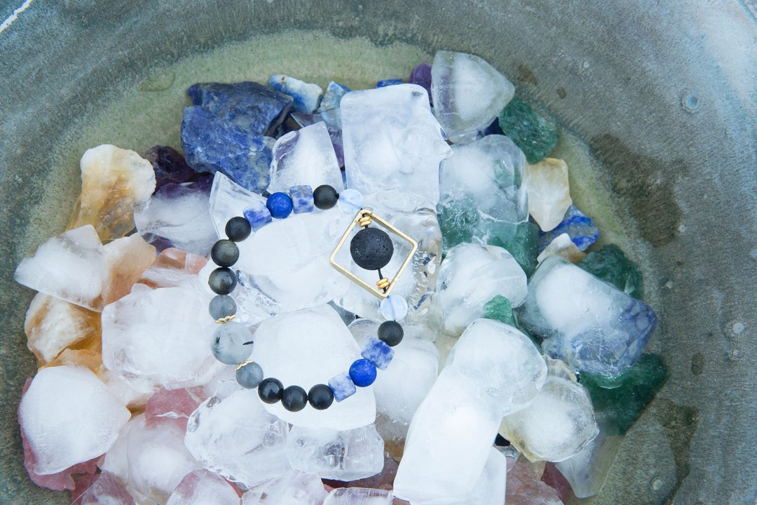 五行开运水晶手链 生肖鼠 补金旺水 安稳踏实 火山石 蛋白石 - 手链/手环 - 半宝石 多色