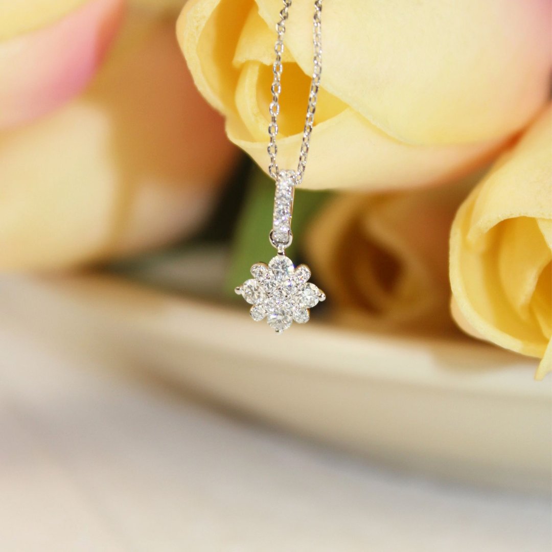 【永不消融的爱】18K 白K金0.31克拉 满钻雪花吊坠 项链 圣诞礼物 - 项链 - 贵金属 银色