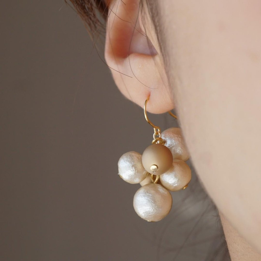14kgf Bicolor Random Pearl Earrings - 耳环/耳夹 - 其他金属 金色