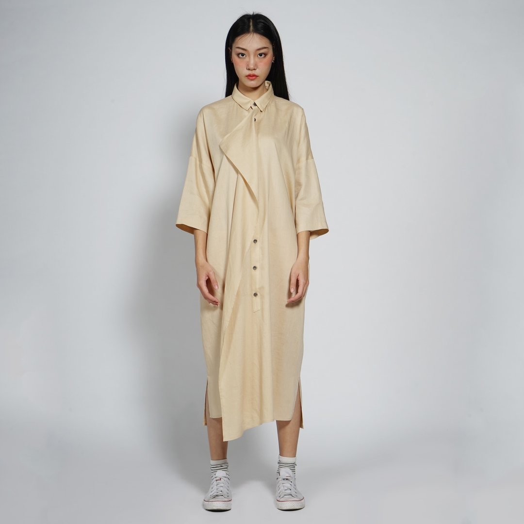 黑白切 17SS 超长版宽衬衫 乳棕 - 洋装/连衣裙 - 棉．麻 