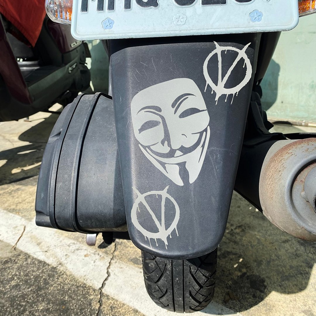 V怪客 面具 反光贴纸 一组含3张贴纸 汽机车贴纸 防水耐晒车贴 - 贴纸 - 防水材质 