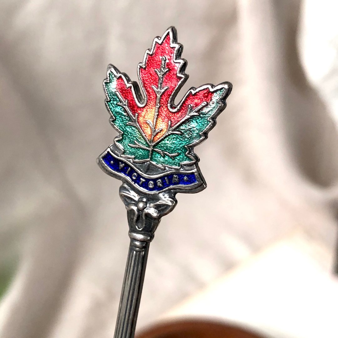 Vintage英国制镀银珐琅徽章Victoria加拿大纪念汤匙 - 餐刀/叉/匙组合 - 银 
