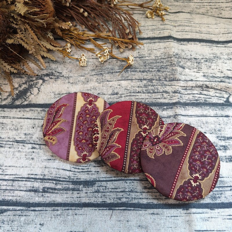 圆形铺棉杯垫 = 花中花 = (三入一组) - 杯垫 - 棉．麻 