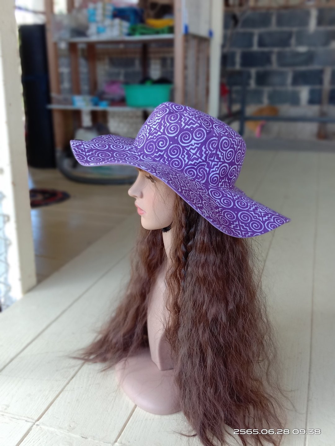 Bucket hat. A wide brimmed bucket hat that can be worn on both sides. - 帽子 - 其他材质 紫色