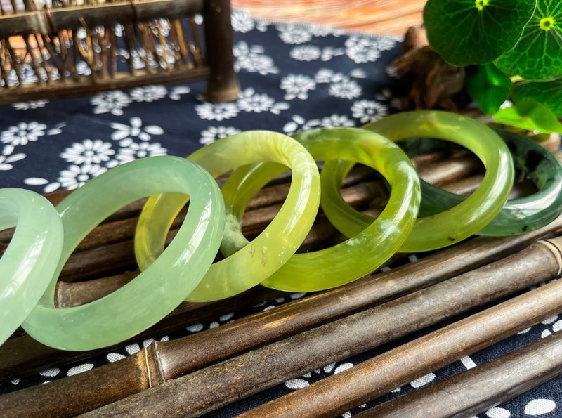 【手镯出清_福利价】天然岫玉手镯 微瑕/断码手镯 - 手链/手环 - 玉石 绿色