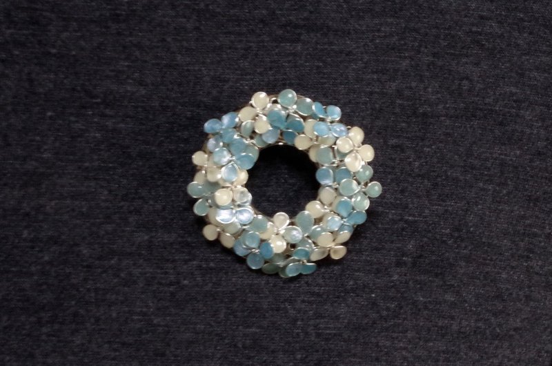 Manicure Flower Hydrangea Brooch・Blue - 胸针 - 棉．麻 蓝色