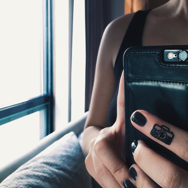 OhMyTat 手指位置迷你小相机刺青图案纹身贴纸 (4枚) - 纹身贴 - 纸 黑色