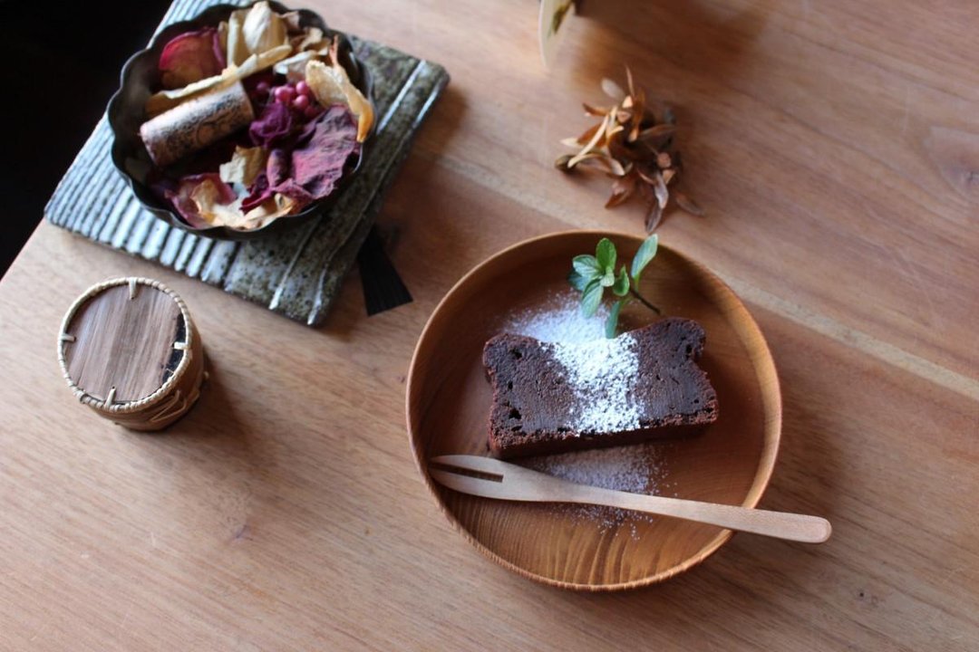 Tsuraichi Plate Natural M - 浅碟/小碟子 - 木头 卡其色