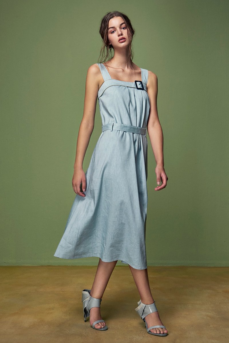Off-season sale 水蓝色扣环百折洋装 - 洋装/连衣裙 - 棉．麻 