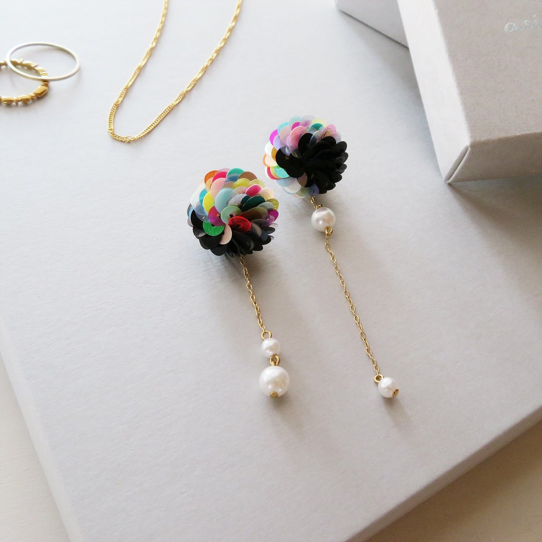 ART Petit Sequin Earrings BK - 耳环/耳夹 - 其他材质 多色