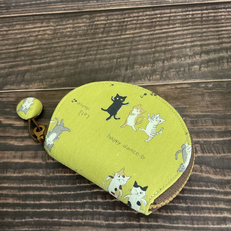 票夹贝壳零钱包  跳舞的猫咪 - 零钱包 - 棉．麻 黄色