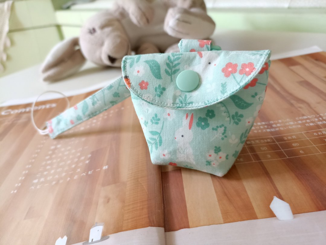 【5日内出货】小兔子 奶嘴收纳袋夹 奶嘴夹 立体奶嘴袋  奶嘴 - 满月礼盒 - 棉 多色