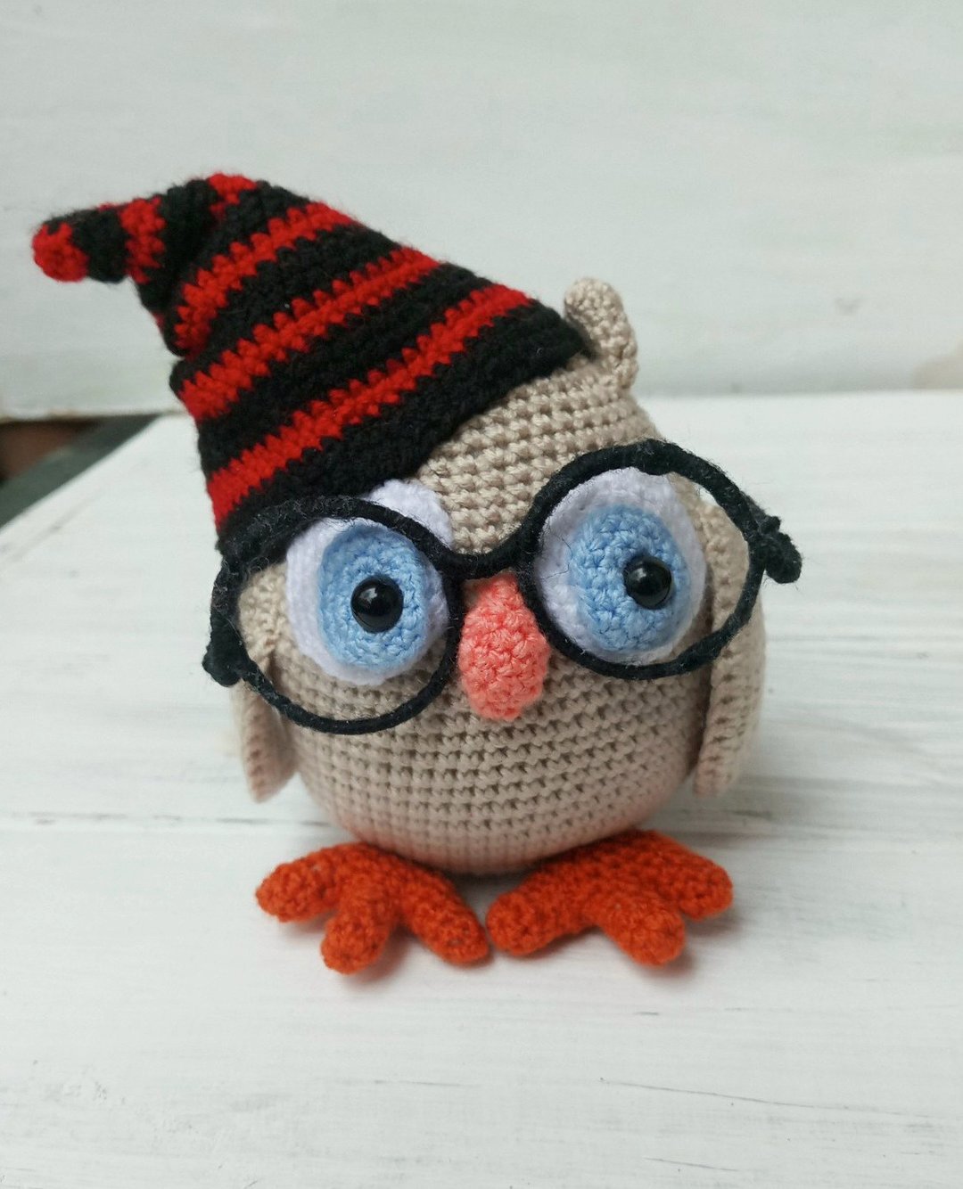 Hand Crochet Funny Owl With Glasses Stuffed Toys Animals Knit Amigurumi Gift - 玩具/玩偶 - 压克力 多色