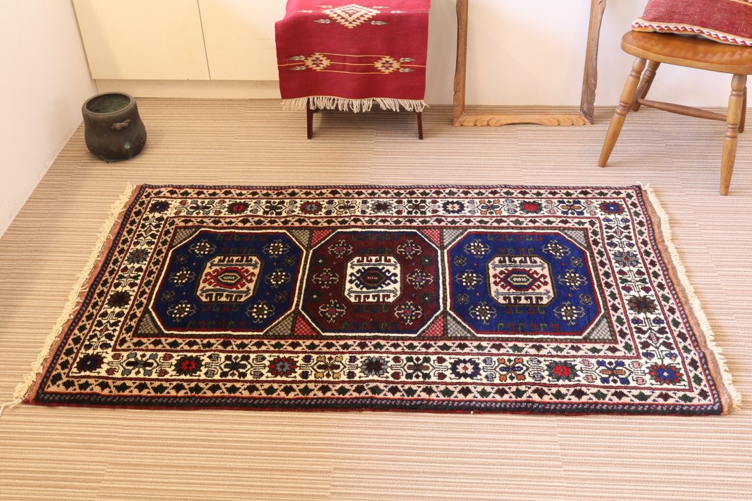 Handwoven carpet Traditional kilim pattern Antique design Plant dyed wool rug 165 × 95cm Turkish kilim - 被子/毛毯 - 其他材质 蓝色