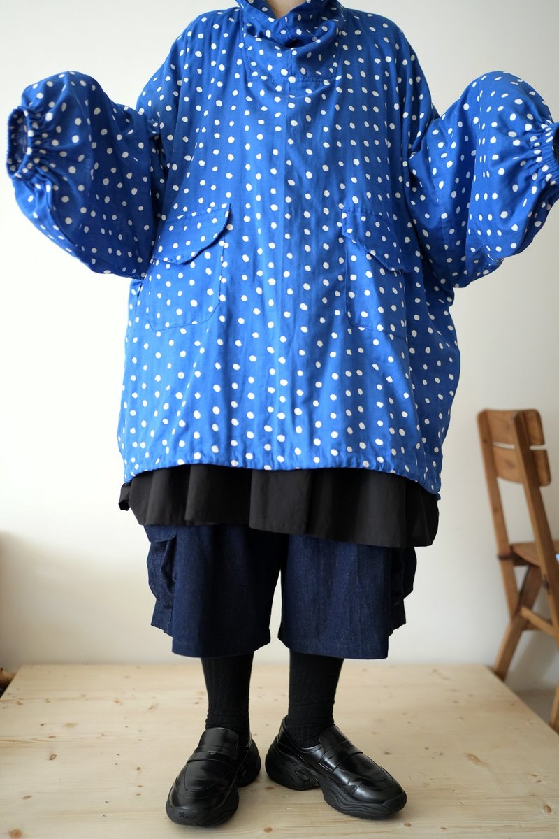 软软的宝蓝点点超宽版连帽上衣 - 中性连帽卫衣/T 恤 - 棉．麻 蓝色