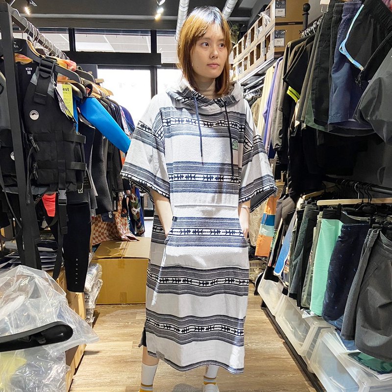 【MYSTIC】毛巾衣 浴巾衣 图腾白 - 运动配件 - 棉．麻 