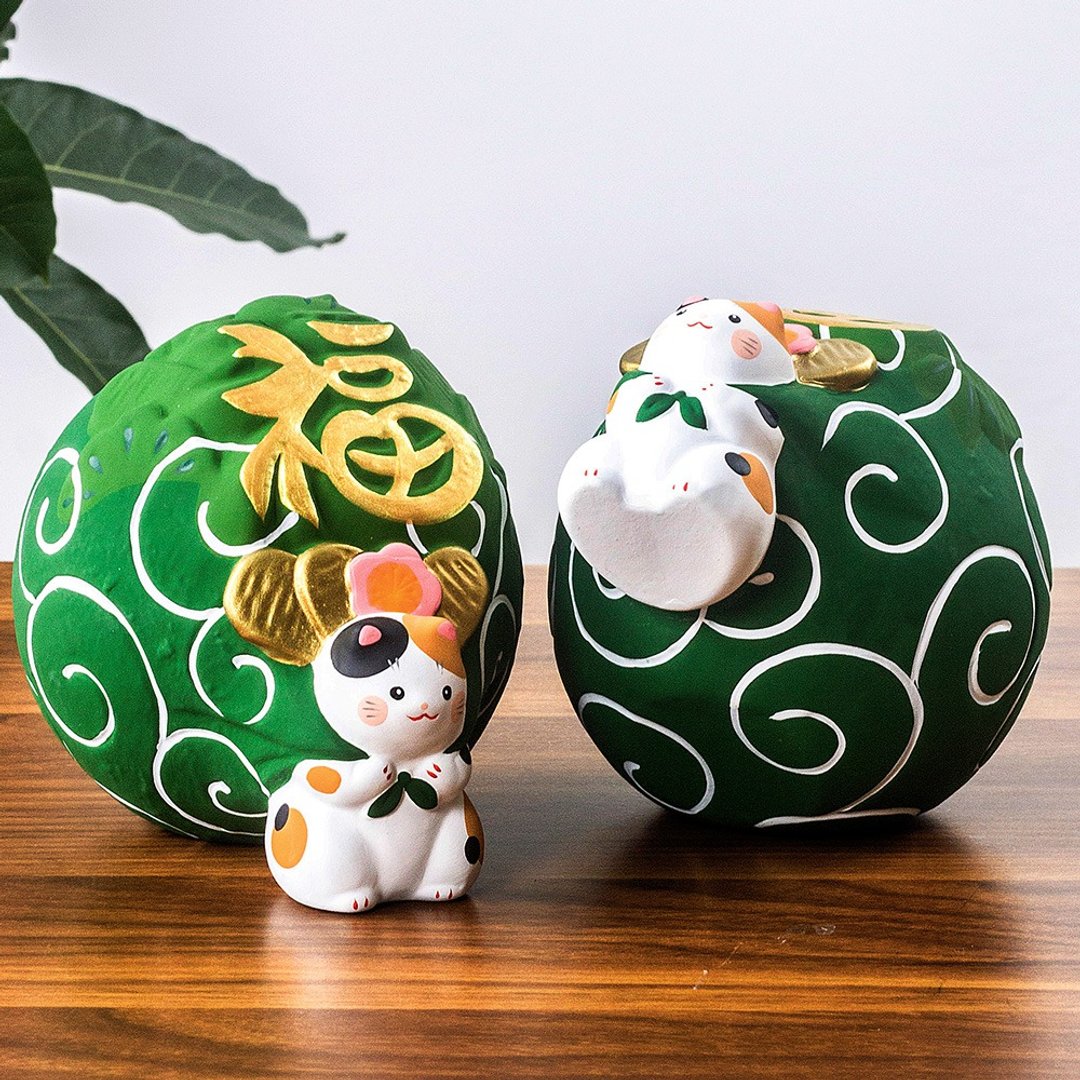现货日本进口龙虎作 陶土三毛猫福袋桌面玄关摆件 招福储蓄罐送礼 - 摆饰 - 陶 