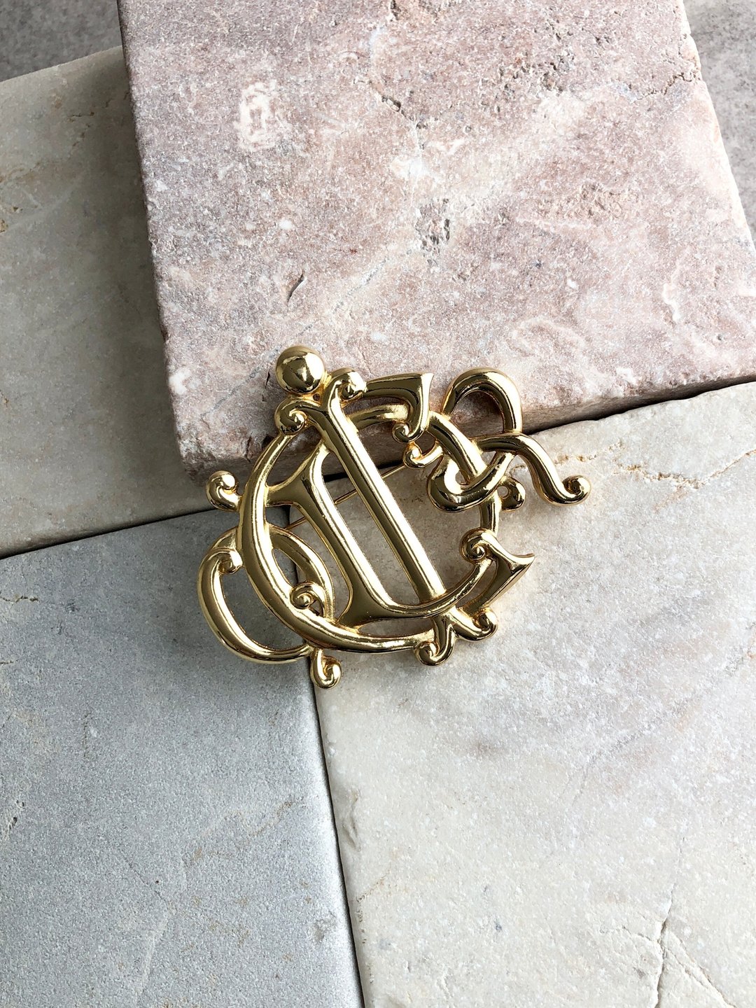 【日本直送名牌中古包】Christian Dior 克里斯汀·迪奥 胸针 徽章 vintage 古着 vintagepidjmi - 胸针 - 其他材质 金色